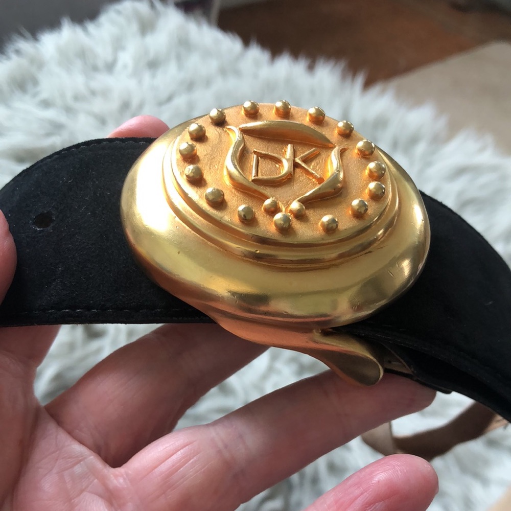 Donna Karan Vintage Luxury Couture Wide Black Suede Belt with Gold Medallion - Picture 4 of 15